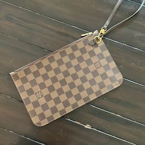 Louis Vuitton Neverfull Pouch